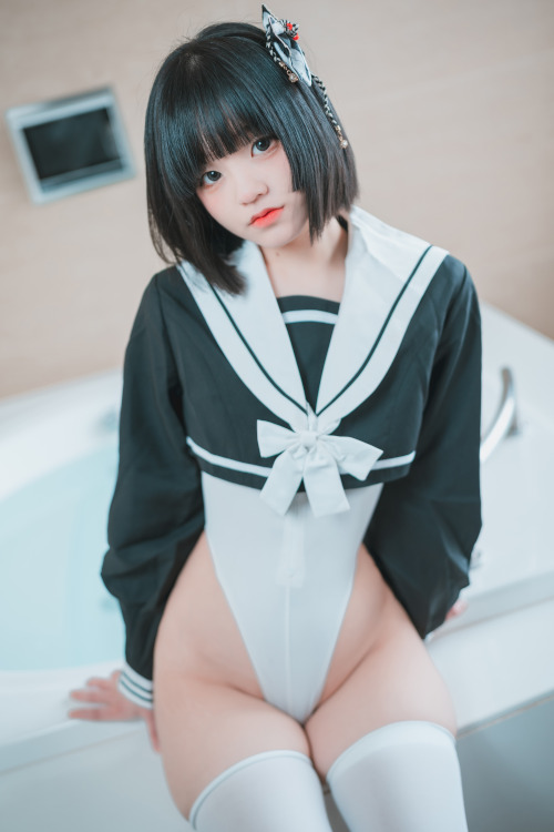 Jeong Jenny - DJAWA  foto model Korea